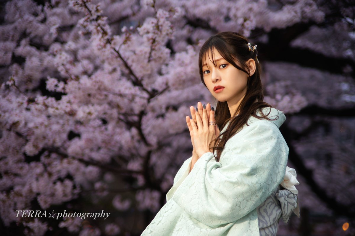 TERRA485583181's tweet photo. 「🌸咲き誇る花に…🌸」
Model:RENさん
Location:福岡市中央区
@Re0n7_0914
@cotosatsu
#ことり撮影会
#portrait
#SONY
#TAMRON
#176D
#1日1REN https://t.co/27a0CQJWaF