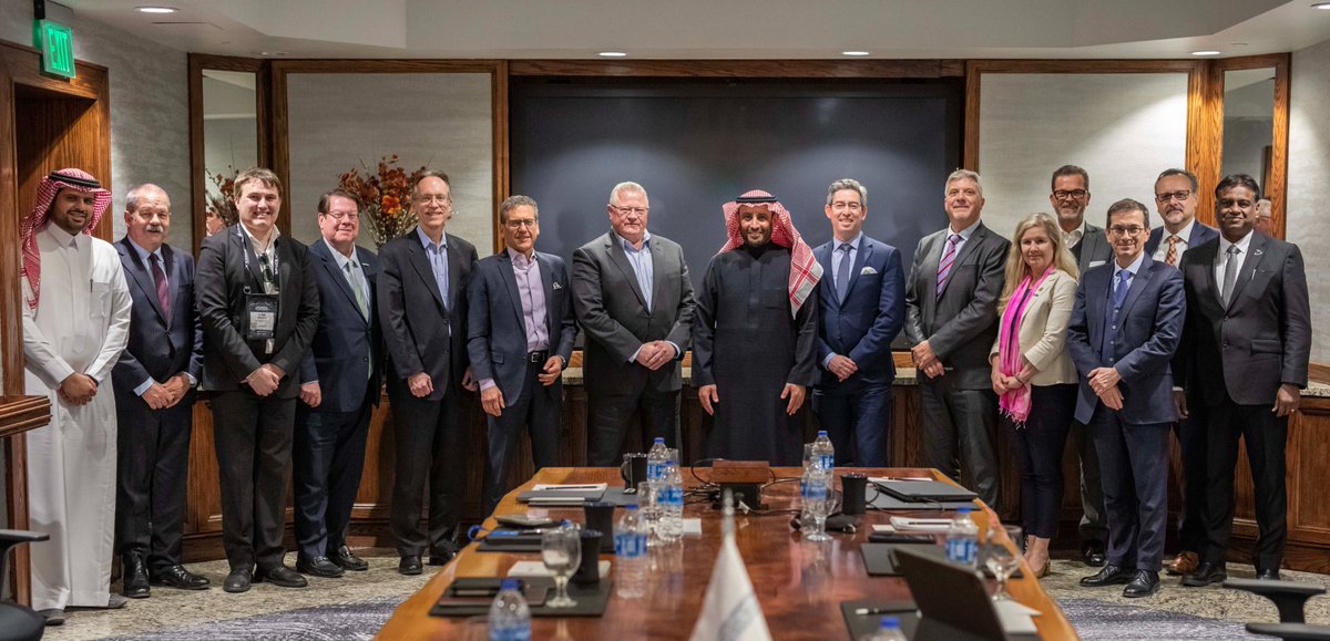 بمشاركة عدد من كبار المسؤولين والخبراء وصناع القرار من أبرز الشركات العالمية في مجال الاتصالات والفضاء؛ #هيئة_الاتصالات_والفضاء_والتقنية تقود نقاشا عالميا للتعاون في مجال الأقمار الصناعية على هامش #مؤتمر_ندوة_الفضاء في كولورادو الأمريكية
#40thSpaceSymposium

للمزيد: