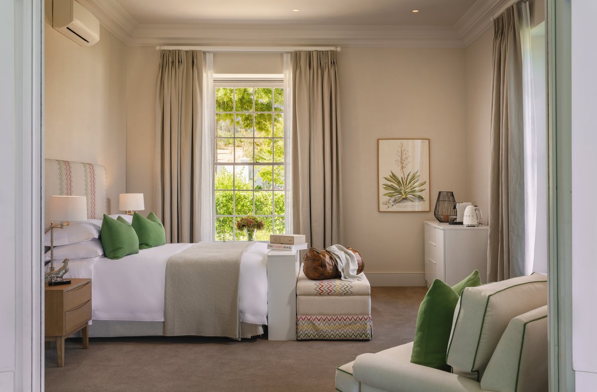 winecoza's tweet photo. #TravelTuesday: This winter, aka hibernation season, @brookdalewine has launched a special deal offering a free night's stay for every 2 nights booked at its Manor House: https://t.co/rM5odqqskN https://t.co/SThOpvkUV4