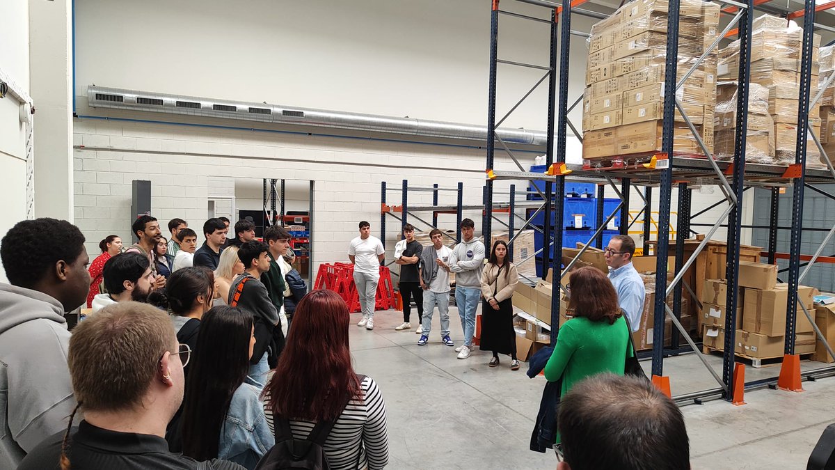 Dentro de la #semanadelafp de Aragón hoy han pasado por el <a href="/cifpa_aragon/">CIFPA-FP ARAGÓN / CRN Logística y Transporte</a> alumnado del Ciclo de Transporte y Logística del <a href="/cpilosenlaces/">CPIFP Los Enlaces</a> 
Han conocido nuestras instalaciones y recursos.
<a href="/fp_aragon/">FP Aragón</a> <a href="/todofp/">TodoFP</a> <a href="/GobAragon/">Gobierno de Aragón</a> <a href="/educaciongob/">Ministerio de Educación, FP y Deportes</a>