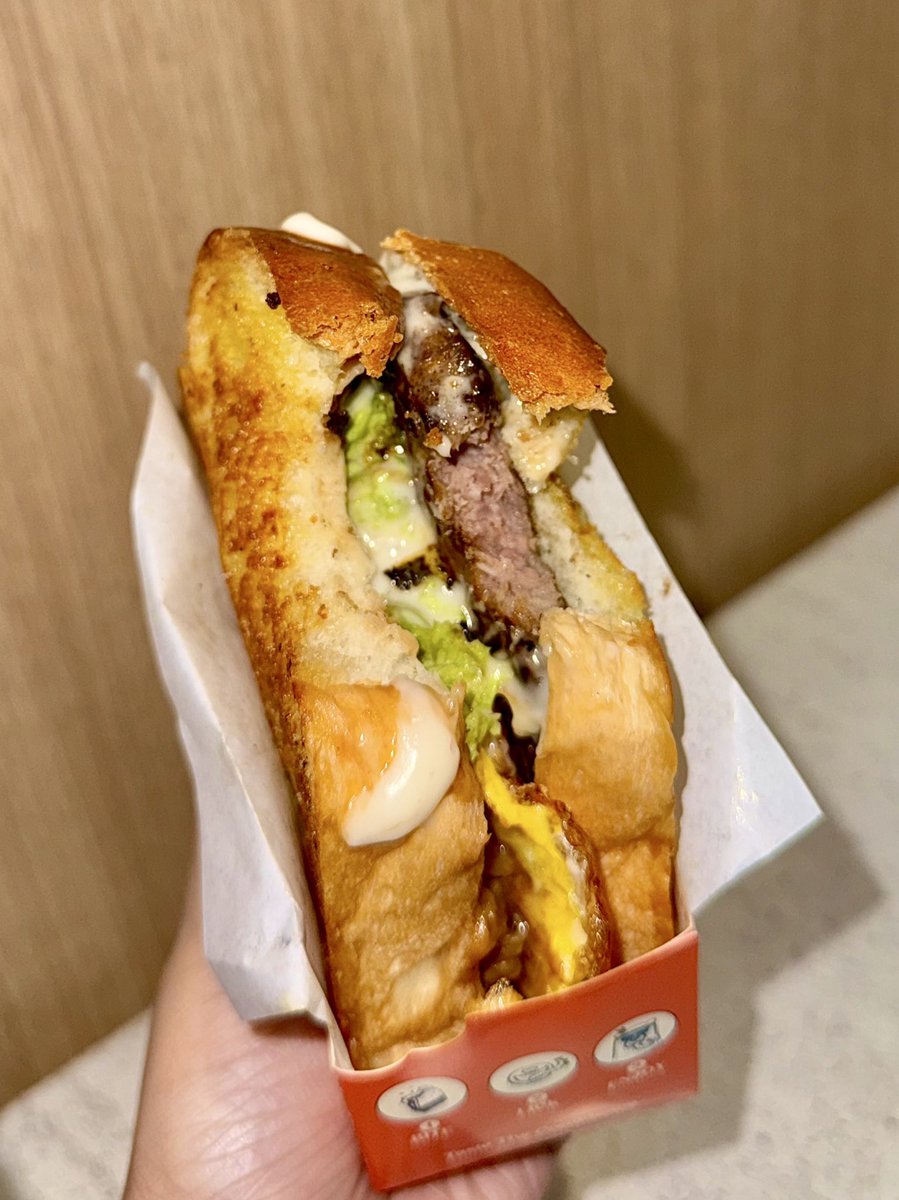 Harap bask bear permanentkanlah menu ni ye sebab sedap 😭✋🏻

It’s yakiniku beef!!! Ok yang ni i approved!!