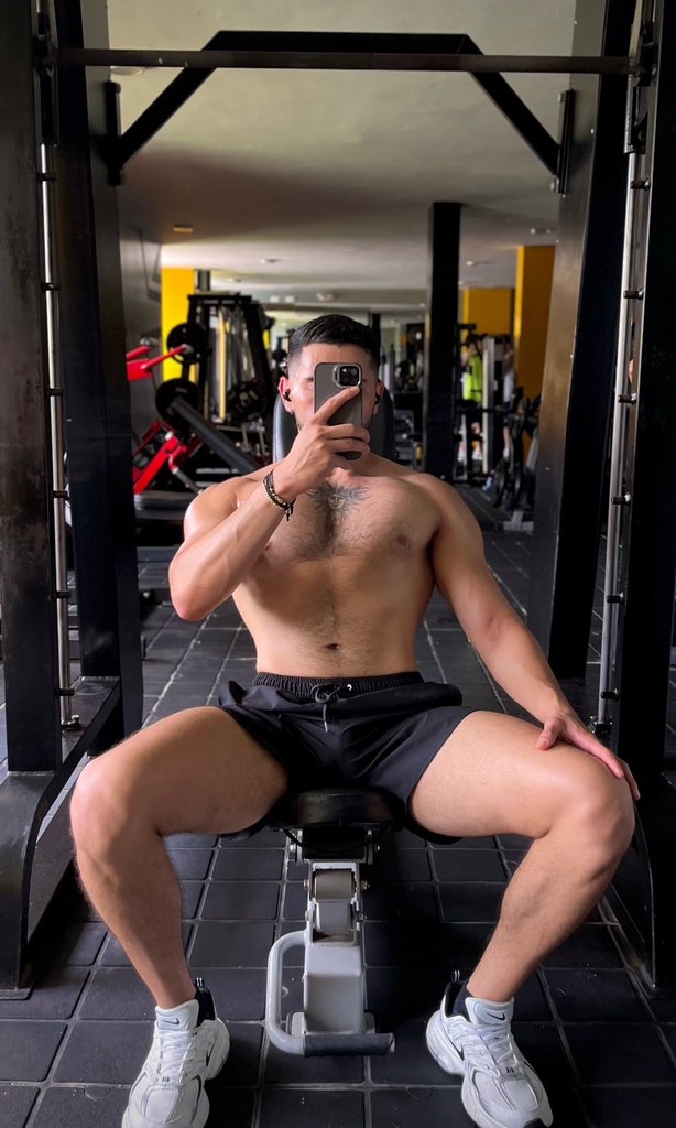 - Pechito 😮‍💨