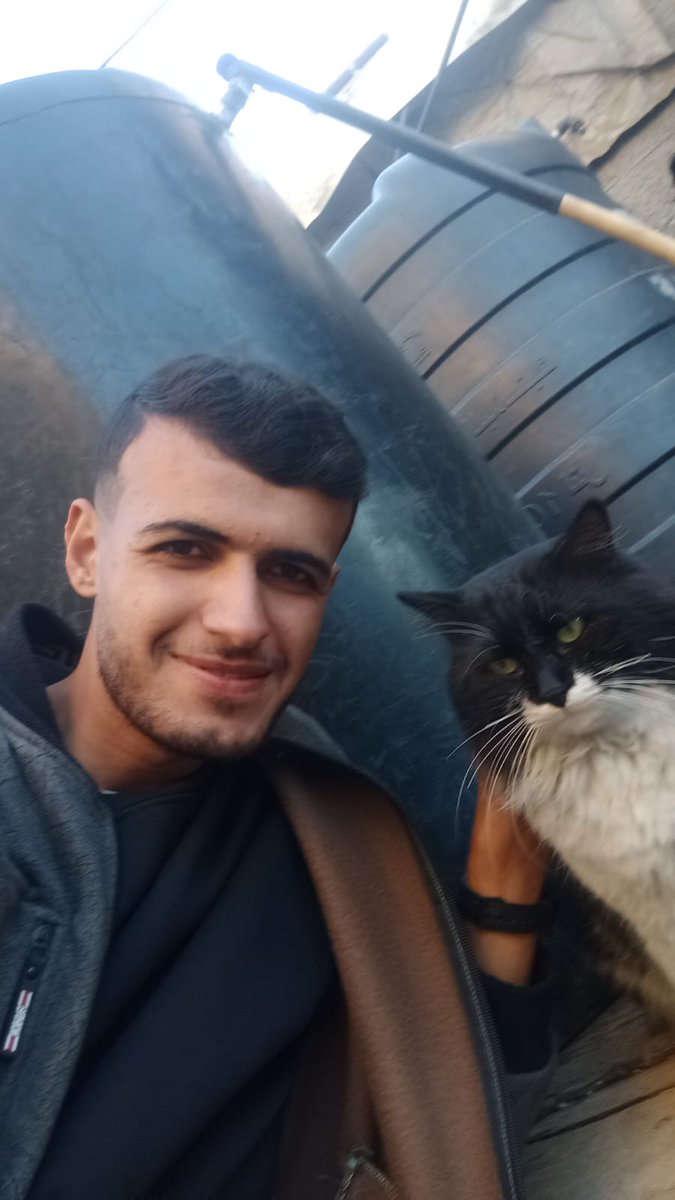 moodmoo25556327's tweet photo. Please save my cat Sugar from death and starvation😿🍉
Sugar the cat needs donations, food and relief He needs food daily and I cannot buy food for him because it is expensive. Please donate to the campaign. Please hurry up help The cat is in danger world 
https://t.co/OFiKZzolSk https://t.co/voRz2mdxiO