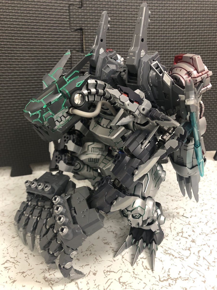 hirchi6's tweet photo. 私がムゲンドラモンばっかり改造するのはマシーン型だから抵抗が小さいんだと思う(・ω・) https://t.co/lKRlVwq6TJ