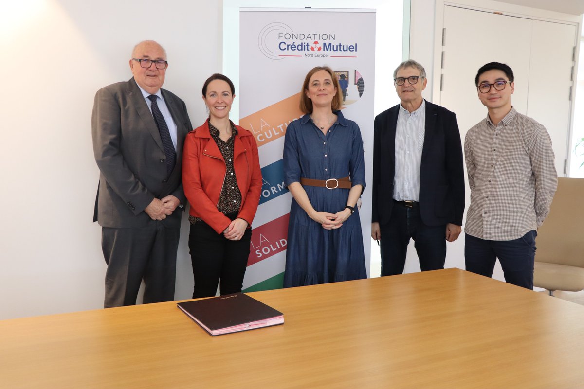 #PARRAINAGE #MECENAT
Nous remercions Olivier Oger, Président de la #Fondation <a href="/CreditMutuel_NE/">Crédit Mutuel NE</a> et Laurence Pavie, Déléguée générale, pour leur engagement auprès du programme Emergence et leur confiance.
Ce partenariat permettra l'accompagnement d'un jeune de la future promotion !