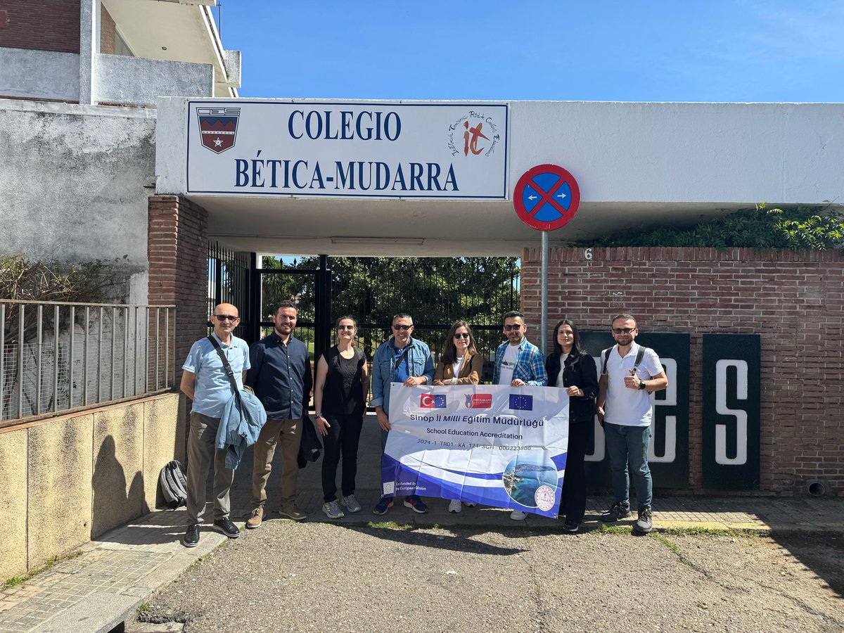 Sinop İl Milli Eğitim Müdürlüğü koordinesindeki Erasmus+ Okul Eğitimi Akreditasyon Projesine okulumuzdan Sınıf Öğretmeni Erhan ÜNAL katıldı. İspanya Cordoba'daki gözlem faaliyetlerinde öğretmenimize başarılar diliyoruz.