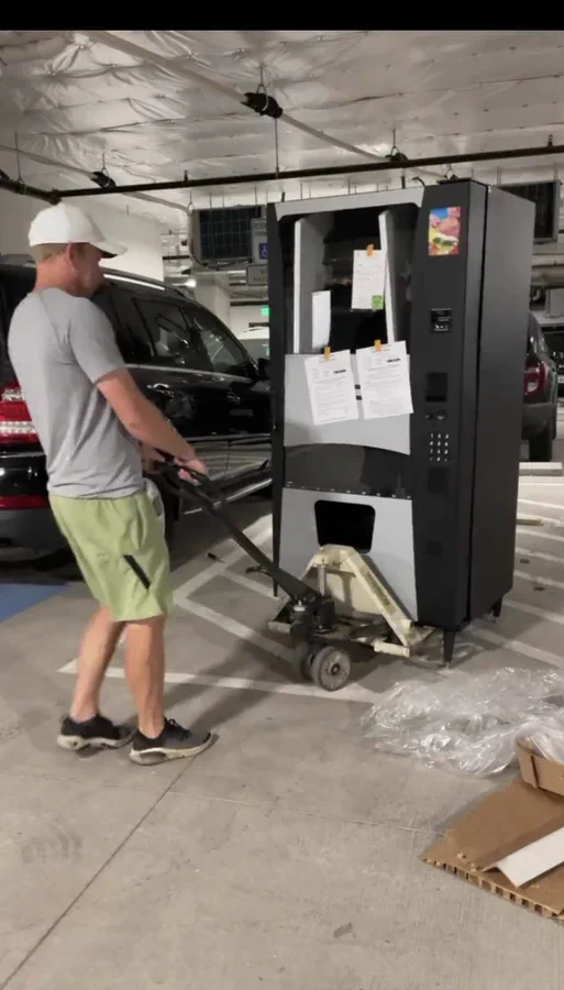MikeHoffmann's tweet photo. In 2020 I bought a used vending machine for $1500.

Now I have 50 machines profiting $25k/month.

Screw it...

Here's the full step-by-step system I used to go from 0-50 machines in 5 years: https://t.co/YR8HxVgTr2