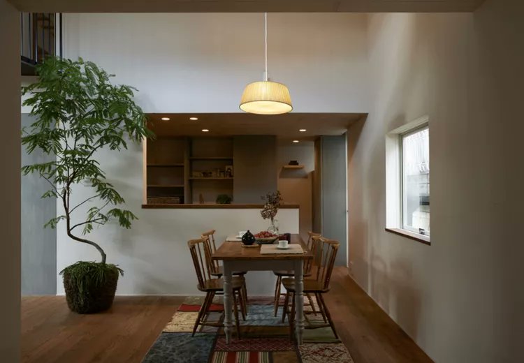StyledNSpaces's tweet photo. 🍽️Japanese dining room essentials:
• Natural wood &amp; neutral palette
• Flexible floor seating
• Shoji screen lighting
• Handcrafted tableware
• Intentional minimalism
Find beauty in simplicity. #ZenDesign #InteriorInspo https://t.co/OcmCmyjmmj