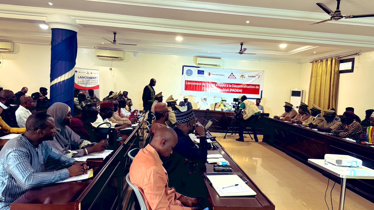 ONG AMSS (@ong_amss) on Twitter photo Lancement régional projet PADEM à #Sikasso!
Financé par l’UE, #PADEM vise à garantir une #éducation de qualité, sûre et inclusive à +120 000 enfants dans 23 communes au #Mali.
Un projet salué par les autorités et les acteurs locaux pour son approche participative.
Avec <a href="/UEauMali/">UE au Mali</a> Lancement régional projet PADEM à #Sikasso!
Financé par l’UE, #PADEM vise à garantir une #éducation de qualité, sûre et inclusive à +120 000 enfants dans 23 communes au #Mali.
Un projet salué par les autorités et les acteurs locaux pour son approche participative.
Avec <a href="/UEauMali/">UE au Mali</a>