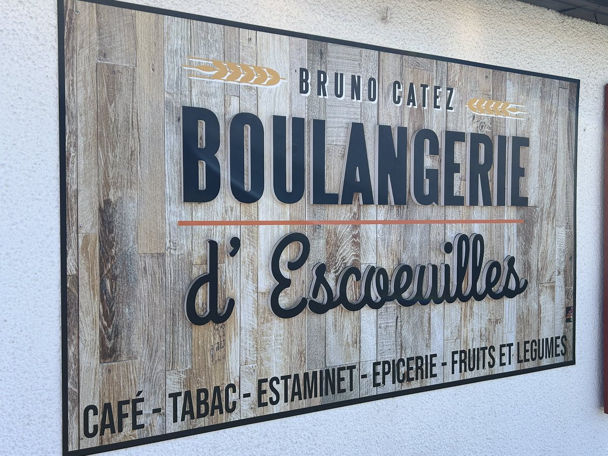 RMSLanguages's tweet image. More foodie treats for our French adventurers….this time to a traditional Boulangerie! 🥖🇫🇷😜