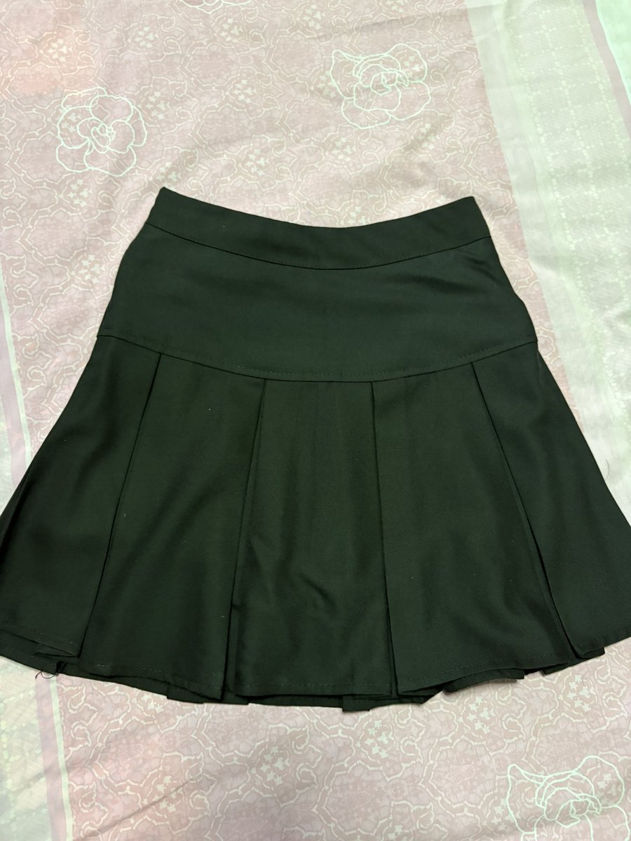 watchamin's tweet photo. ￼กระโปรงเทนนิส เอวสูง Skirts มีซับใน size xs เอว 23-24 80 บาท https://t.co/UQ64rcD5vY