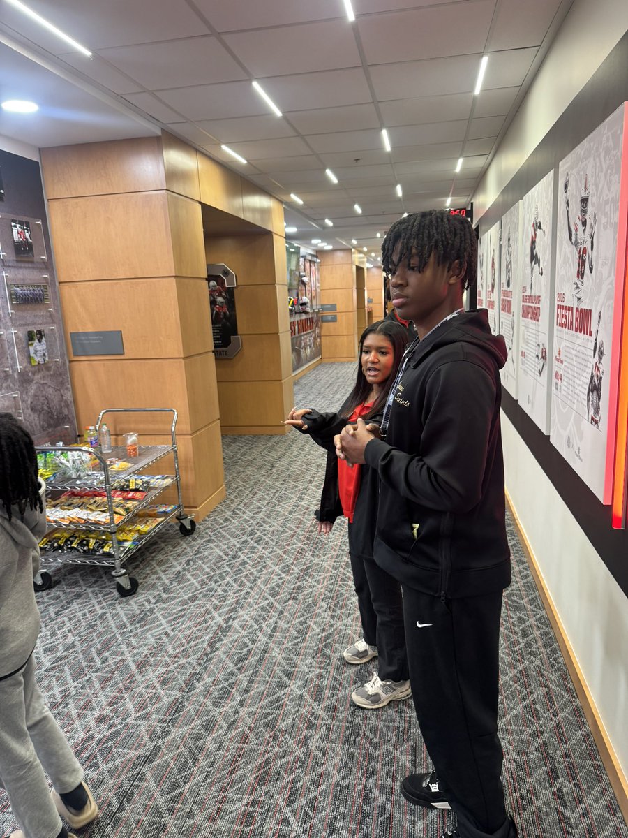 Chise89's tweet photo. @ImaniCASaintsFB #Springfootballtour
Our fourth visit takes us to @OhioStateFB to check out the Buckeyes. @gabealldy @VickStarr__5 @DJ_Craighead8 #tuesdayvibe #TuesdayMotivaton https://t.co/201a43meei
