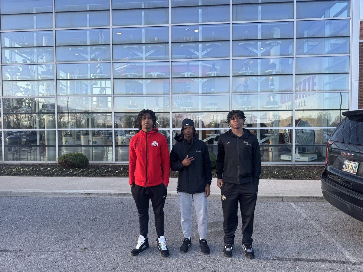Chise89's tweet photo. @ImaniCASaintsFB #Springfootballtour
Our fourth visit takes us to @OhioStateFB to check out the Buckeyes. @gabealldy @VickStarr__5 @DJ_Craighead8 #tuesdayvibe #TuesdayMotivaton https://t.co/201a43meei
