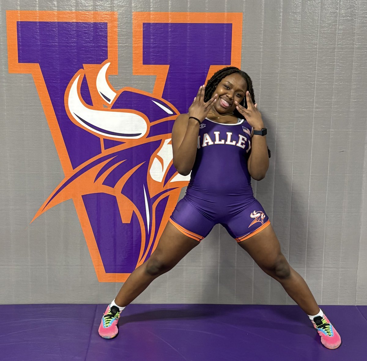 jayla_Ford1's tweet photo. Had a great visit @MVCAthletics yesterday and proud to announce that I have received an offer from them aswell‼️ 

Go Vikings⁉️
#BixbyBuilt #4MK #FordTough 
@TheJokerJB @CoachRayBlake https://t.co/ir0mQc4cxY