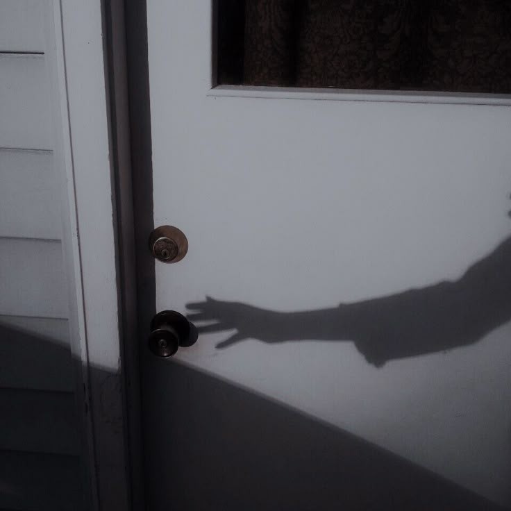oddiuary's tweet photo. Haunted. A #seungjin drabble.

"It's been 5 years. Why do our memories still haunt me day by day, night by night? Hyvnjin, are you still yearning for me? Or is this my imagination taunting me?" https://t.co/cSN4Y0LO92
