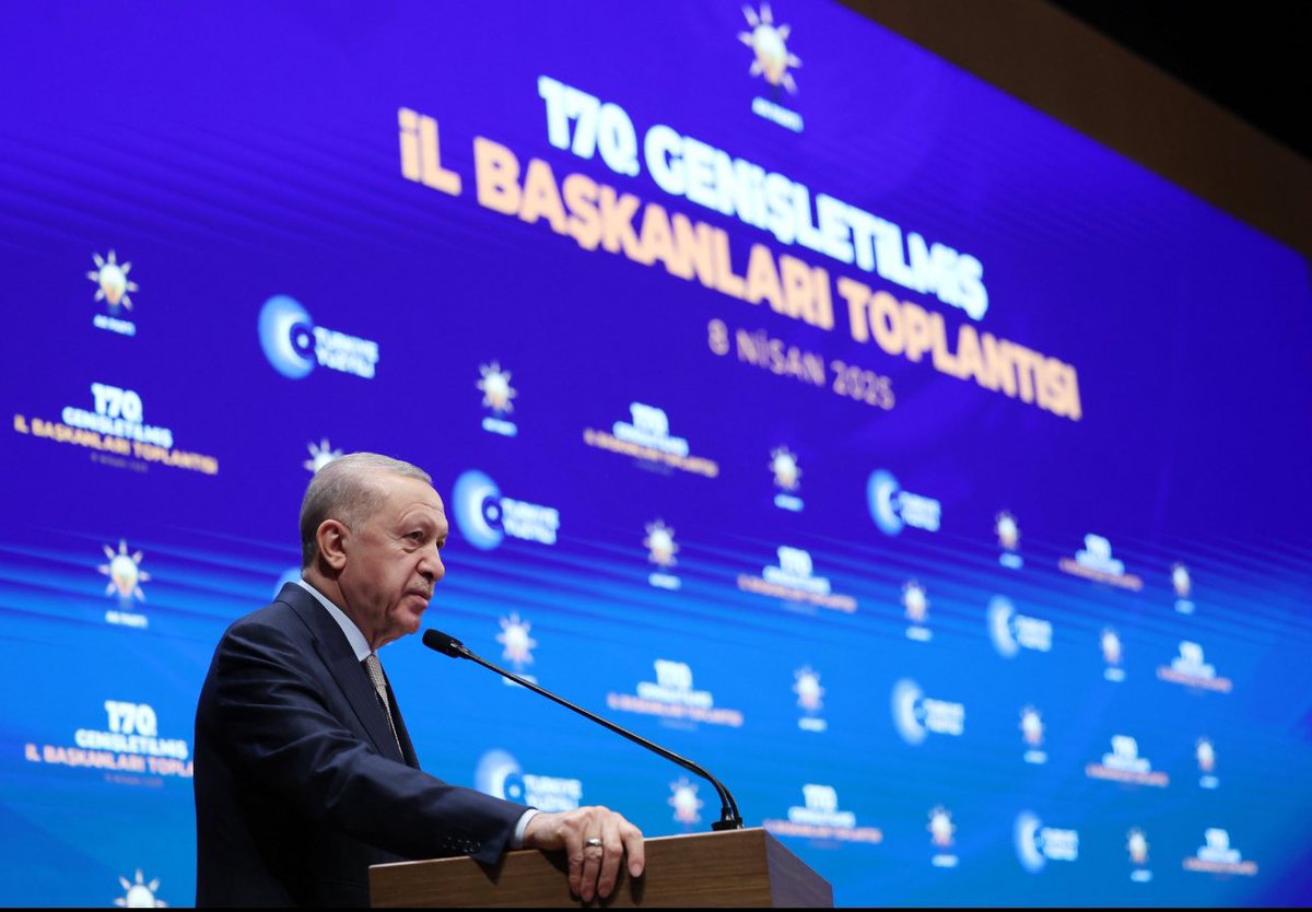 yyaseminozdemir's tweet photo. 📍@Akparti Konferans Salonu

170. Genişletilmiş İl Başkanları Toplantımızda, Genel Başkanımız, Cumhurbaşkanımız Sayın @RTErdogan ‘ın hitaplarını dinledik.
Toplantımızın hayırlı ve bereketli olmasını diliyorum.
Birlik ve beraberliğimiz daim olsun.🇹🇷💐

@tugbaisikercan 
@AKKADINGM 
@SahinTalus 
@tahirbuyukakin 
@doganorak 
@akkadinkocaeli