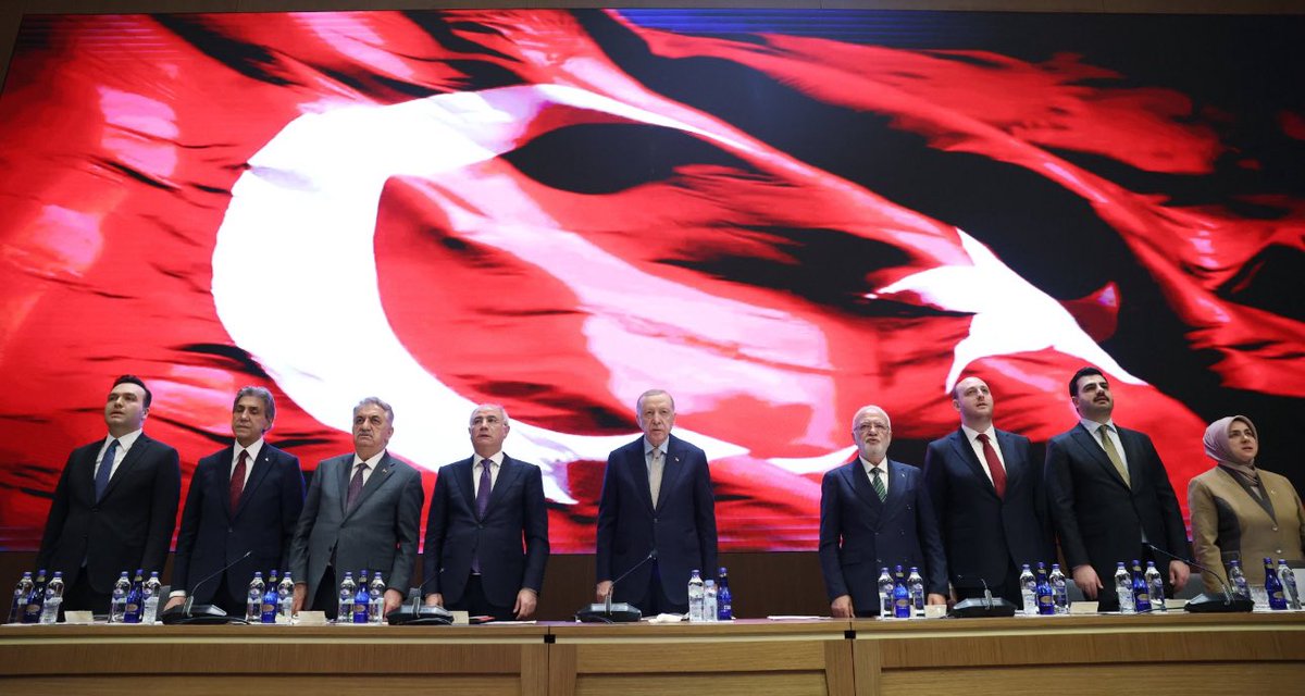 yyaseminozdemir's tweet photo. 📍@Akparti Konferans Salonu

170. Genişletilmiş İl Başkanları Toplantımızda, Genel Başkanımız, Cumhurbaşkanımız Sayın @RTErdogan ‘ın hitaplarını dinledik.
Toplantımızın hayırlı ve bereketli olmasını diliyorum.
Birlik ve beraberliğimiz daim olsun.🇹🇷💐

@tugbaisikercan 
@AKKADINGM 
@SahinTalus 
@tahirbuyukakin 
@doganorak 
@akkadinkocaeli