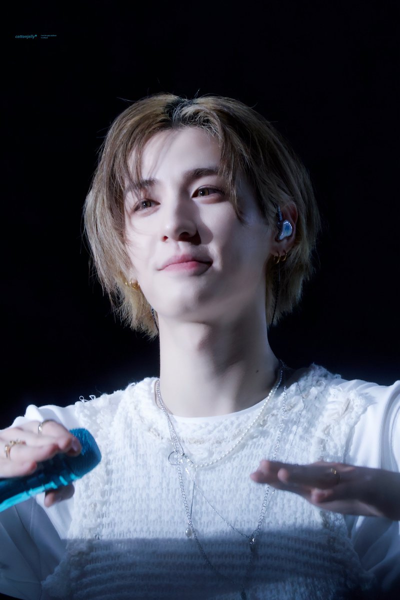 250406
🩵🤍

#이한  #LEEHAN 
#보이넥스트도어 #BOYNEXTDOOR