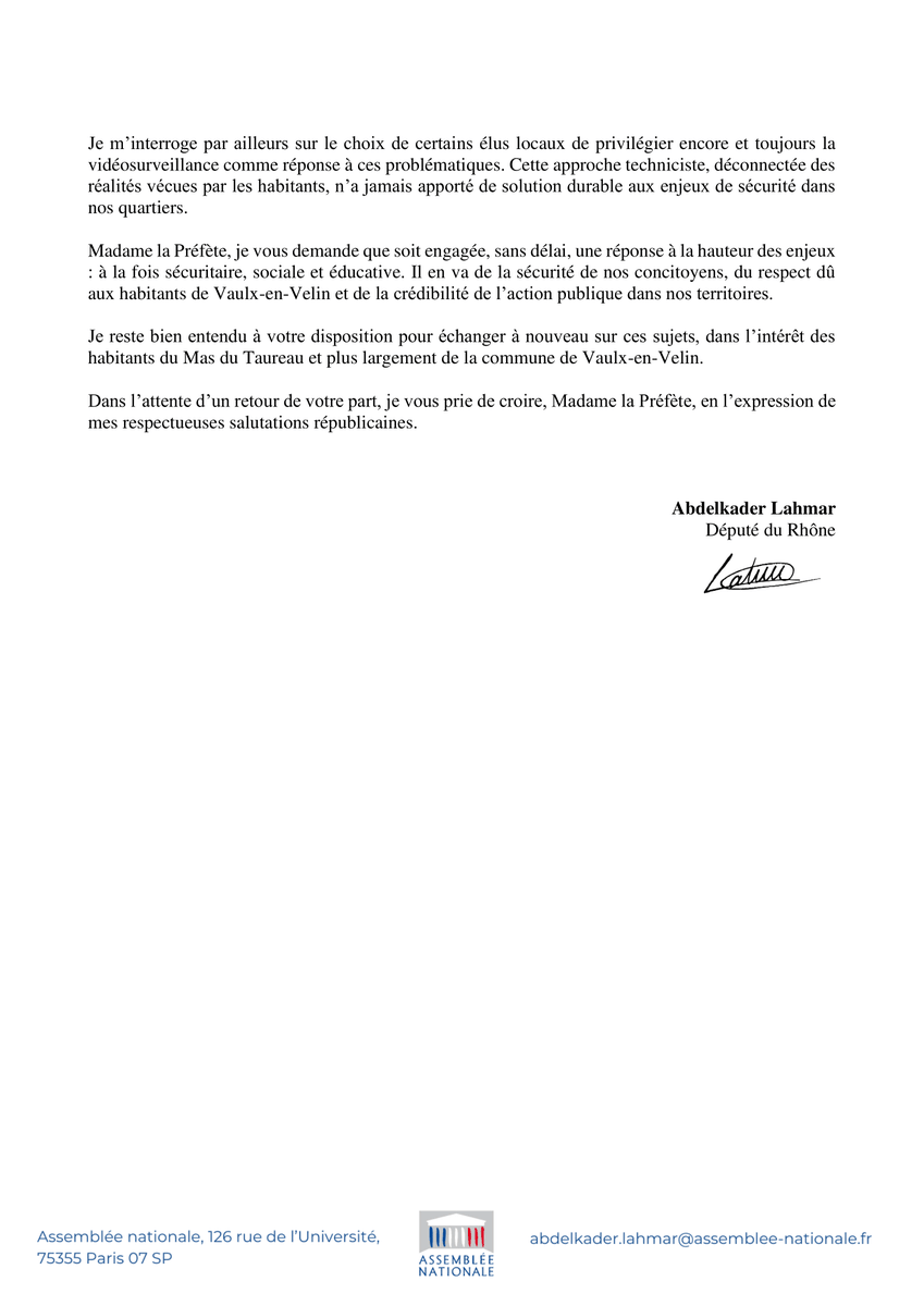 AK_Lahmar's tweet photo. En pleine journée, un jeune a été tué par balles à Vaulx-en-Velin. Cette fusillade sème l'effroi au sein de la population et ravive des inquiétudes déjà profondément ancrées.

J’ai écrit à la @prefetrhone pour demander des mesures urgentes et concrètes dans le quartier du Mas du Taureau, afin de protéger les habitants et les élèves des écoles voisines.

J'ai rencontré les habitants du quartier, leur peur est immense, leur colère également. ⬇️