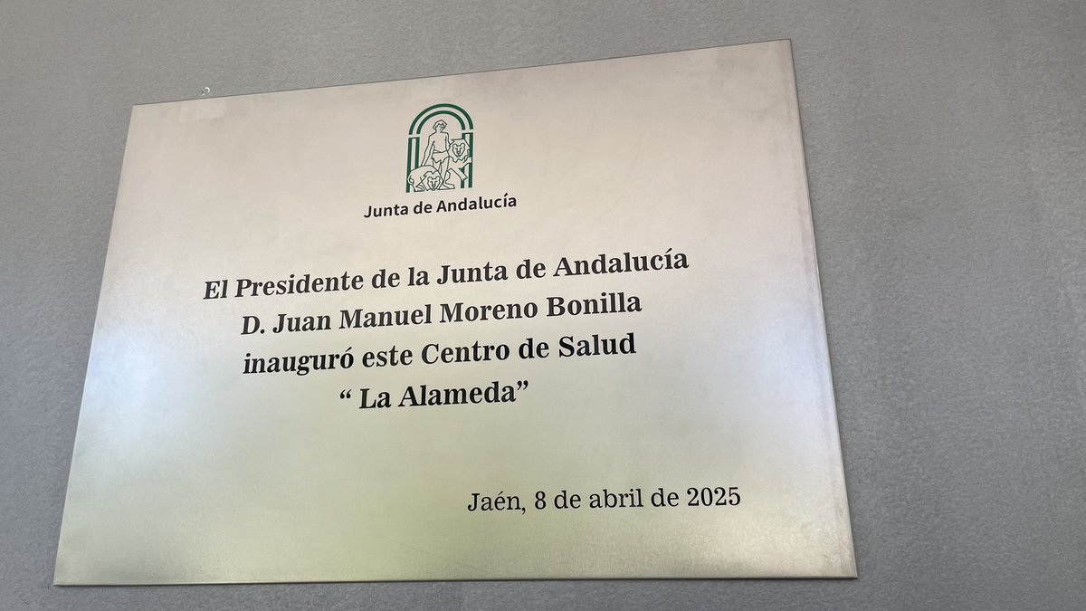 PaulaPelaezJaen's tweet photo. Se les cayó lo de “siendo alcalde de #Jaén @Juliomillanjaen”
Porque un Ayuntamiento que pone un terreno valorado en 2 millones de euros para un centro de salud como el de La Alameda bien merece una mención.

Sectarismo del PP hasta en las placas https://t.co/8puuH5PkMJ