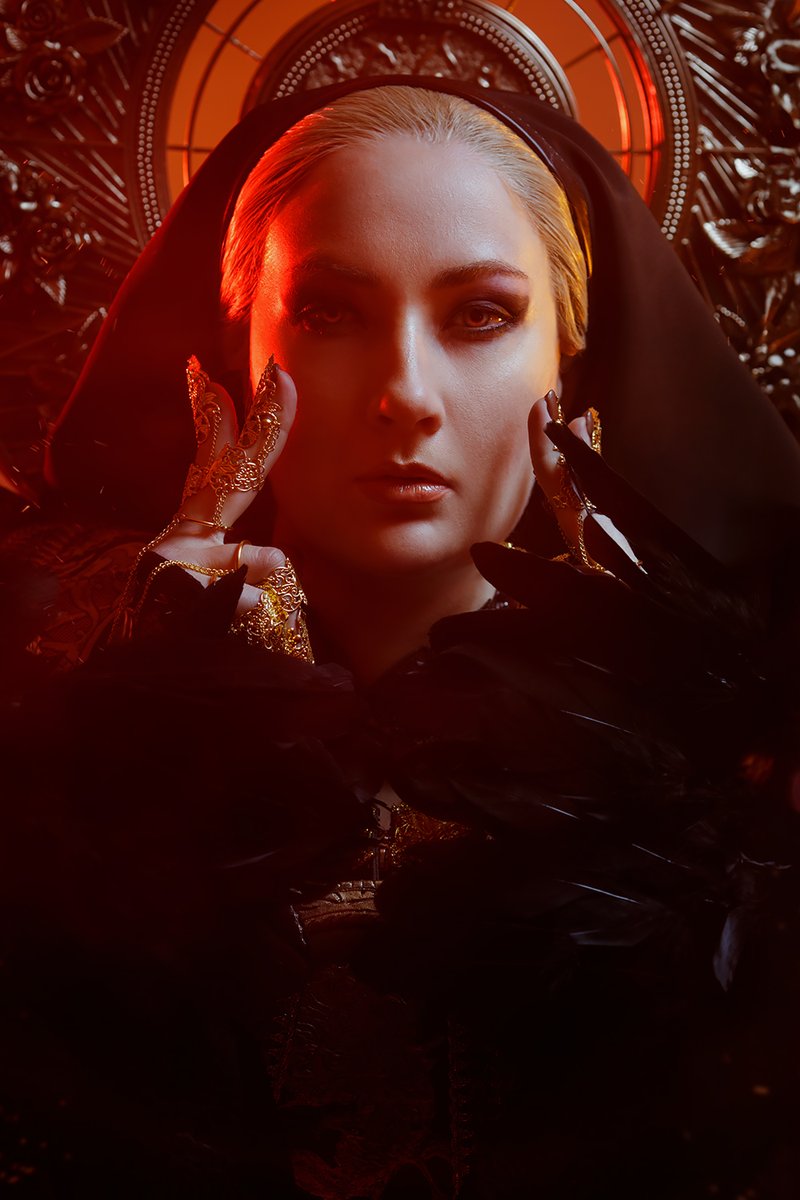 SnefridaCosplay's tweet photo. Fd: Resident Evil 8: Village
Ch: Mother Miranda
Ph:@AsterShade
🖤
#mothermiranda #mothermirandacosplay #residentevil8 #residentevilvillage #residentevilvillagecosplay #residentevil8village #re8 #dimitrescu #cosplayphotos #cosplaycostume #residentevilgames #re_games #re8village https://t.co/kTB3aKYOmb