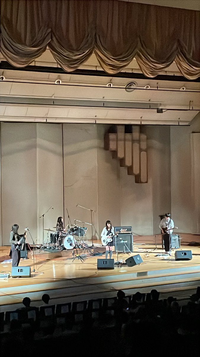 ＼\AOYAMA ROCK FESTIVAL2025/／

ただいま7バンド目の
きのこ帝国(<a href="/ajs_off/">青山ジャムセッション(AJS)</a> )
が演奏中です！

#春から青学 #春からAGU  #青学 #ARF2025 #青学軽音 #春から青学軽音  #新歓 #青学新歓