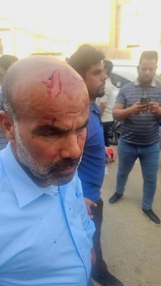 Furat_97's tweet photo. اعتداء يطال الكوادر التربوية في ذي قار من قبل قوات مكافحة الشغب.
تعساً لدولة يهان فيها المعلم بهذا الشكل 
#اضراب_الكوادر_التربوية https://t.co/ckHsTLEHJq