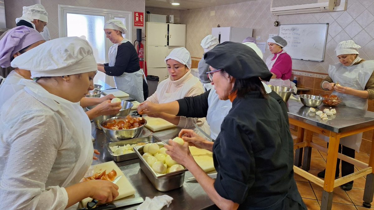 RipolletImpulsa's tweet photo. 📚L’@ajripollet, amb Ripollet Impulsa, va incorporar el 2024 formació pròpia, beneficiant a 165 persones en situació d'atur. A més, el #programaADA va donar suport a 45 dones amb l'objectiu de trencar la bretxa de gènere digital.
👉Més informació a: https://t.co/3Ely2GHCaC https://t.co/lWxExc7wZr