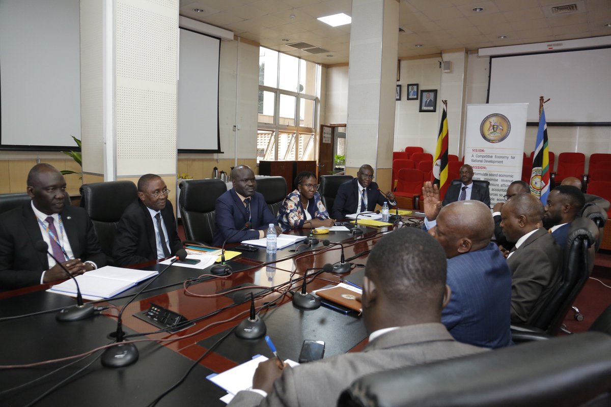 Maama Kampala (@maamakampala21) on Twitter photo Objectives of the briefing are; 
1️⃣Brief the country on State of the Economy
2️⃣Communicate to the country the release of funds to Government Institutions for Q4 of FY 2024/25
3️⃣Provide guidance to Accounting Officers on execution of the Budget.
#KnowYourBudget25
#10FoldGrowth Objectives of the briefing are; 
1️⃣Brief the country on State of the Economy
2️⃣Communicate to the country the release of funds to Government Institutions for Q4 of FY 2024/25
3️⃣Provide guidance to Accounting Officers on execution of the Budget.
#KnowYourBudget25
#10FoldGrowth