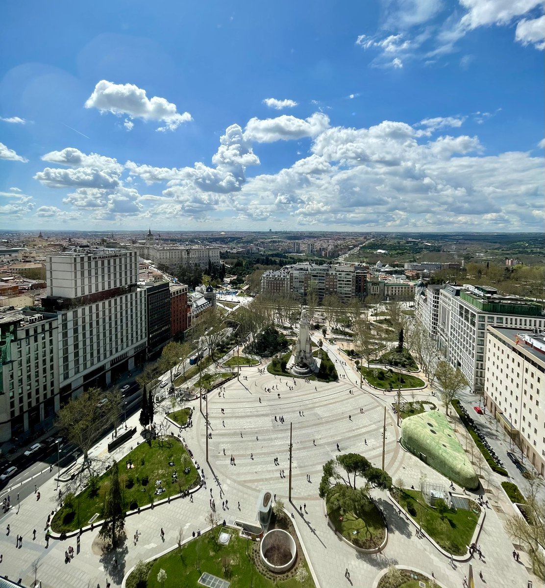 lipiche's tweet photo. Hola Madrid! Ciudad increíble, necesito volver aquí otra vez. https://t.co/fYQgKZPy13