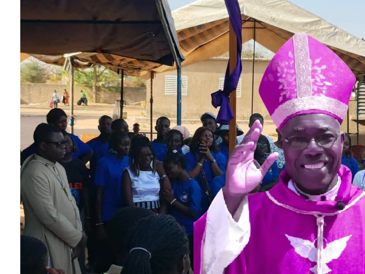 ClergeUcs's tweet photo. « Arrosez les déserts du monde avec l'eau vive de l'amour » : Mgr Martin Tine aux #JMJ de #Mbar (diocèse de #Kaolack) https://t.co/SxUPLaKwZJ https://t.co/xGaXve2I93