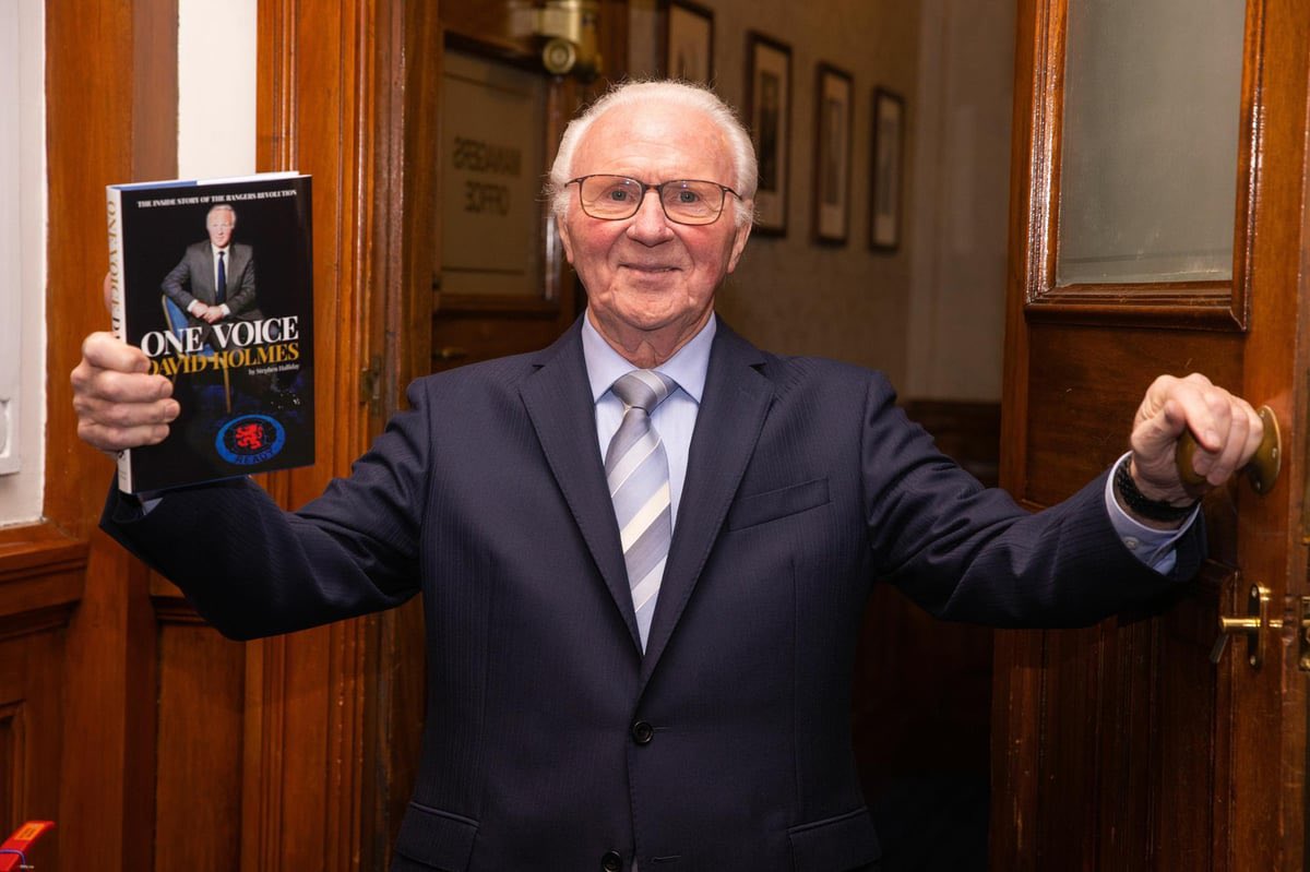 🥳 Happy 90th Birthday to former <a href="/RangersFC/">Rangers Football Club</a> Chairman and Chief Executive, David Holmes!