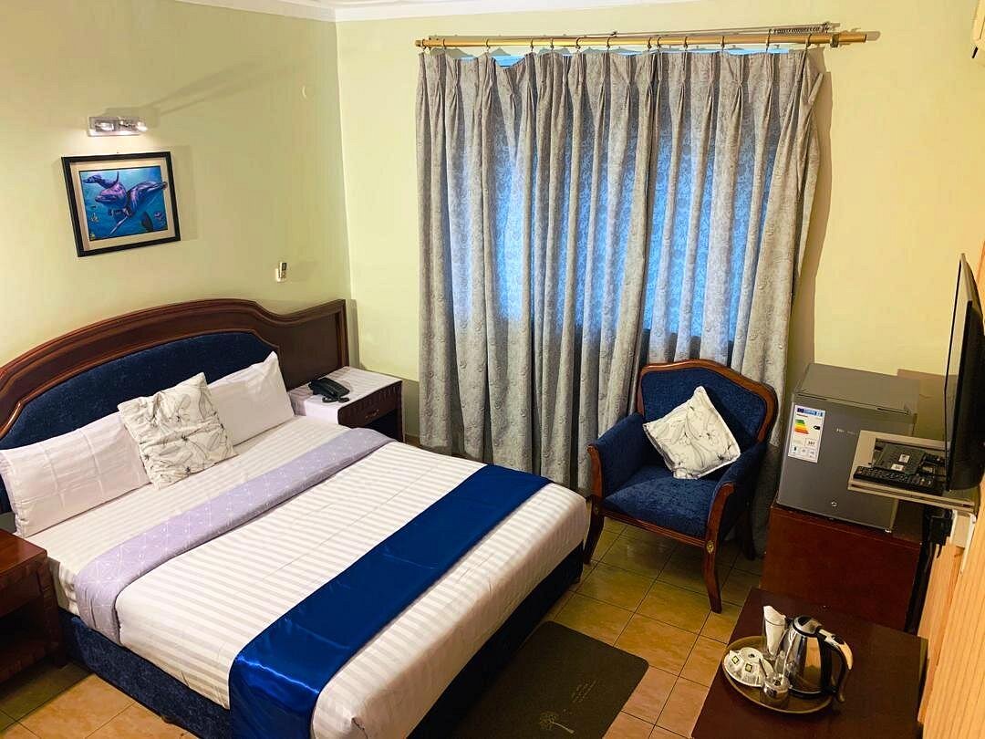EmeraldHotelkla's tweet photo. Stay where comfort meets class!
Book your perfect getaway at Emerald Hotel Kampala today.
๐ 0752747529 | 0773561524
๐ https://t.co/Tsq5JKBOtM
#WeekendStay #HotelLifeUG #KampalaGetaway #EmeraldHotel #LuxuryStayKampala #TravelUganda #AffordableLuxury https://t.co/uzL2bO4B08