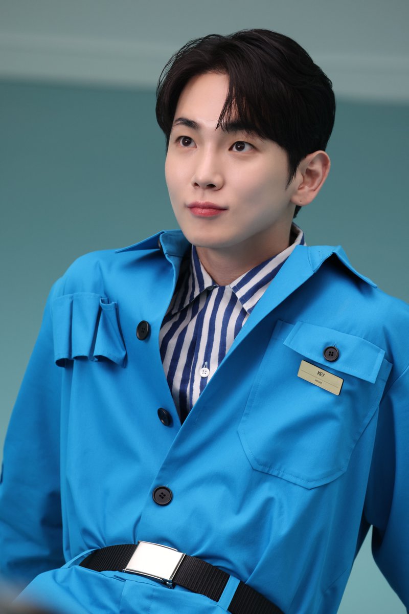 ilsokorea's tweet photo. 띵-동
선물이 왔습니다!💗 ͜ (ᵔ ̮ ᵔ)›

촬영 대기 중인 키 순간 포착_jpg

#일소 #ilso #키 #KEY #일소X키 #ilsoXKEY https://t.co/3b9R1XjOau