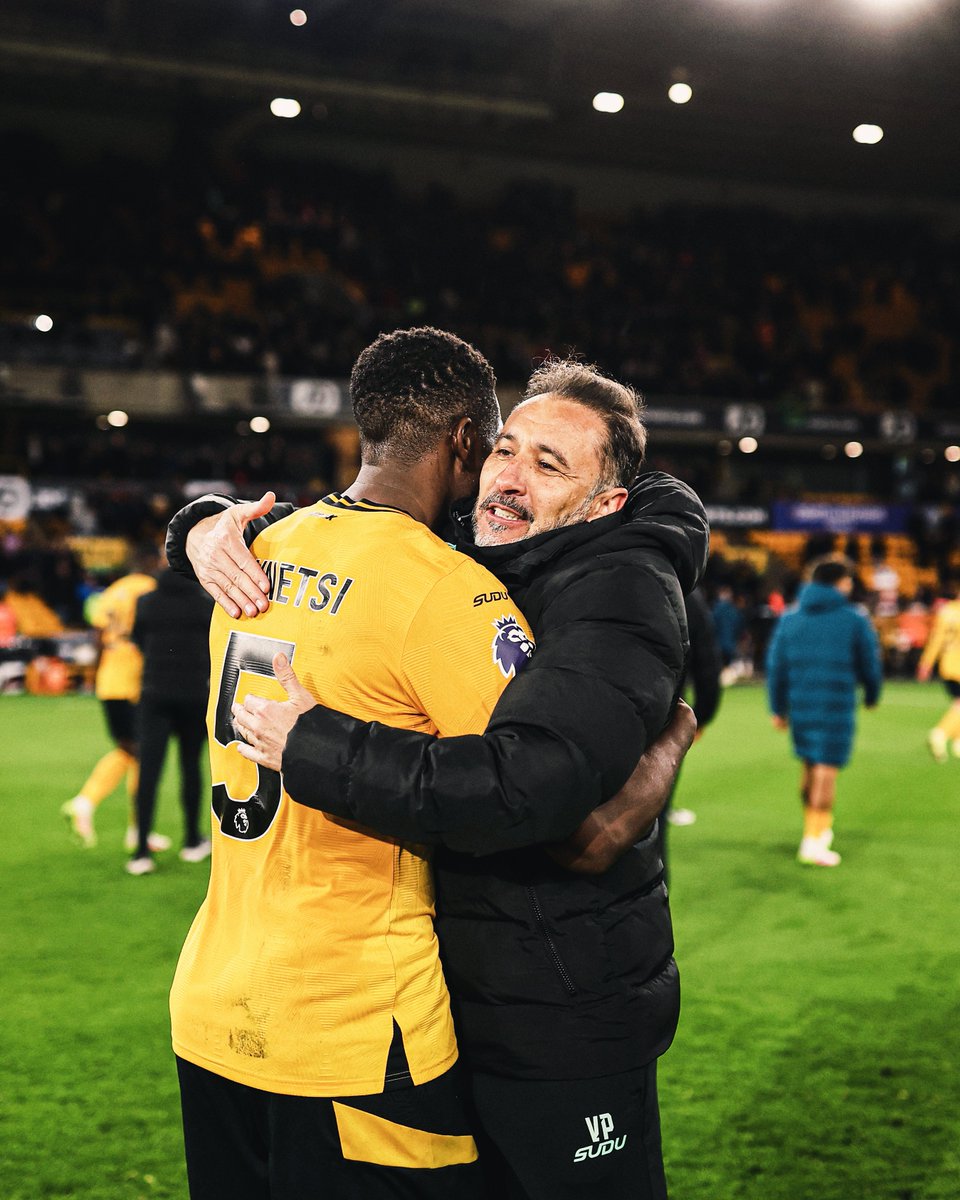 Wolves's tweet photo. "Marshall is physical player that runs a lot, creating spaces every time in the box with him.

"It means that when the cross comes, the markers a lot of the time go with Munetsi and Larsen is free to finish, and this is teamwork."

🤝 Vitor Pereira https://t.co/62RMjoILz3