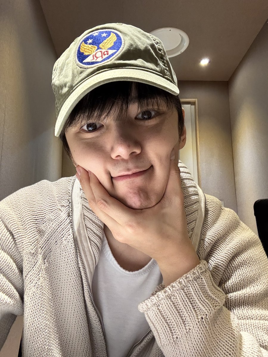 012mbb's tweet photo. 아이돌같이 https://t.co/PHC8sDiPkH