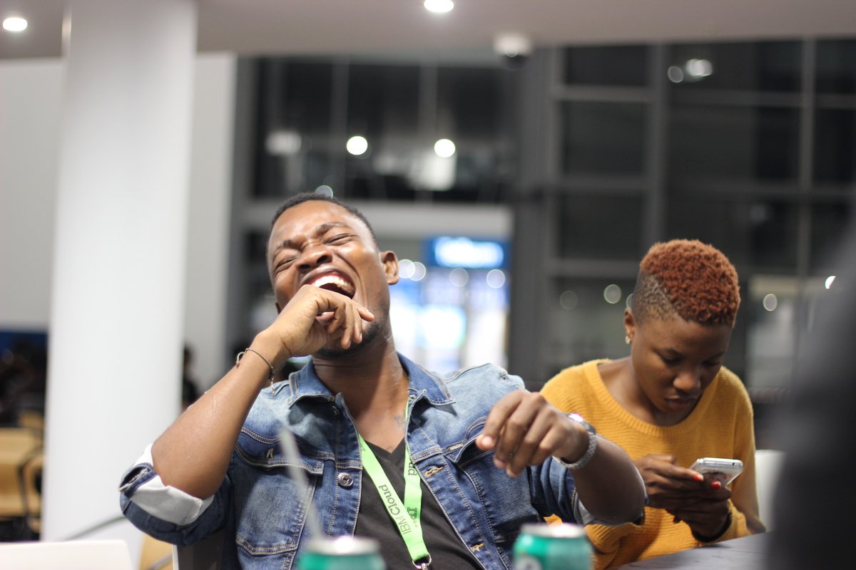 Geekulcha's tweet photo. @rochelle__mak @TinyikoNtlurhi We definitely do remember #SS18Hack

#SS25Hack https://t.co/oaX4bTIMVw