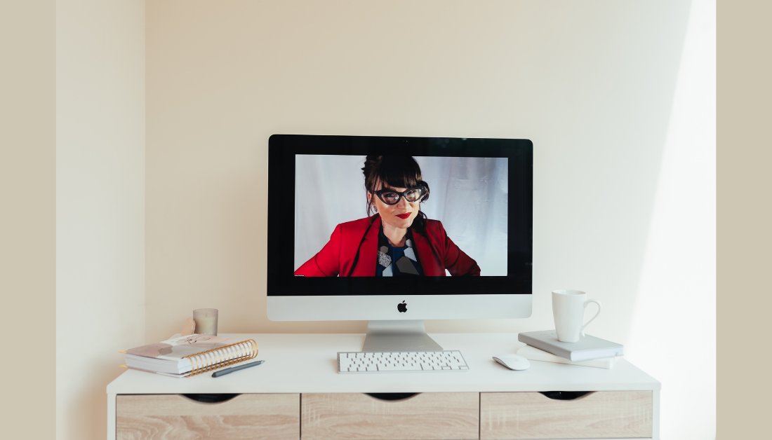 EstherStanhope1's tweet image. If you&apos;re looking to make an impact in this virtual world or become an effortlessly confident leader (on camera) - I can help!

Sign up here ow.ly/7yeB50D8mTN to get my free Friday Tips straight to your inbox! 

#VirtuallyConfident #SpeakingTips #WFHTips #Confidence #zoom