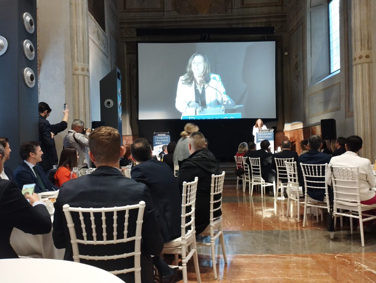 <a href="/FAPASandalucia/">FAPAS</a> presente en el desayuno informativo organizado por <a href="/ideal_granada/">ideal_granada</a> con la intervención de la Consejera de <a href="/EducaAnd/">Consejería Desarrollo Educativo y FP</a>