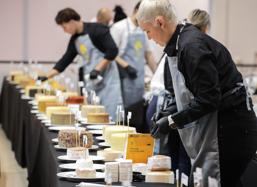 Los quesos ganadores del campeonato GourmetQuesos 2025 diariodegastronomia.com/los-quesos-gan…