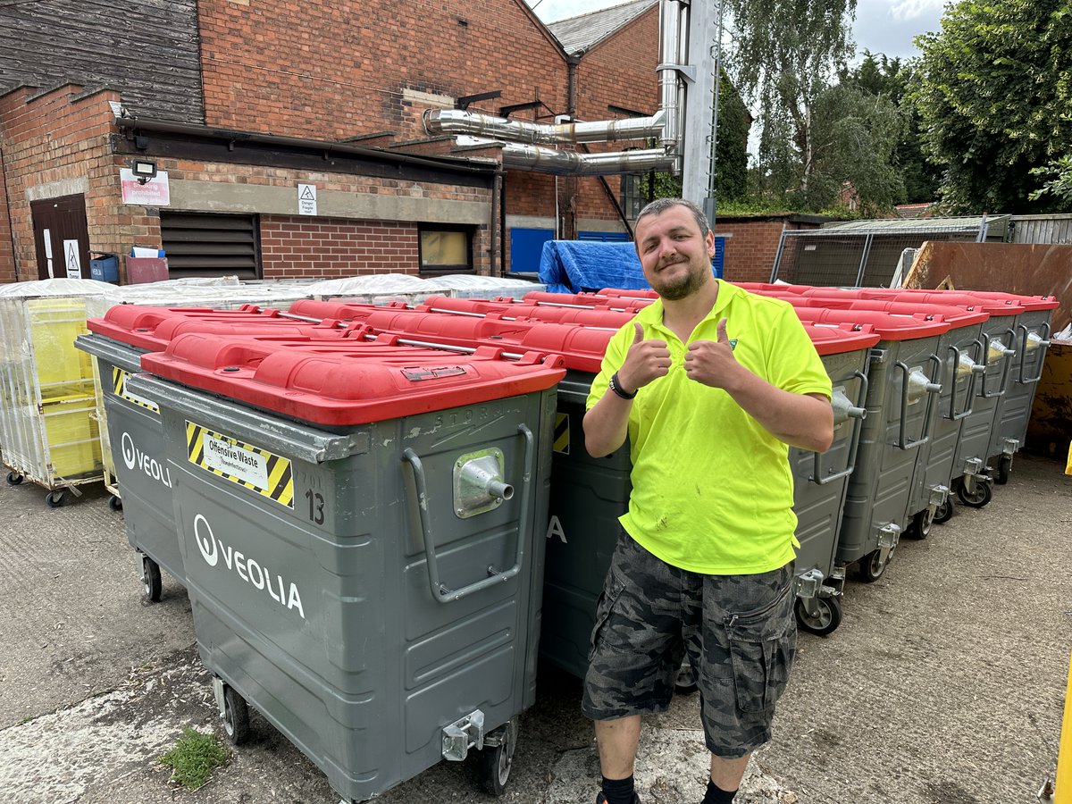 NAWBW_UK's tweet photo. Congratulations to new members Green Cleen (Lincolnshire Ltd, for gaining accreditation to the NAWBW. If you need bin cleaning in Lincolnshire, book online at https://t.co/lMfti9dQts
#Lincoln #grantham #kesteven #wheeliebincleaning https://t.co/xg0eQafud8