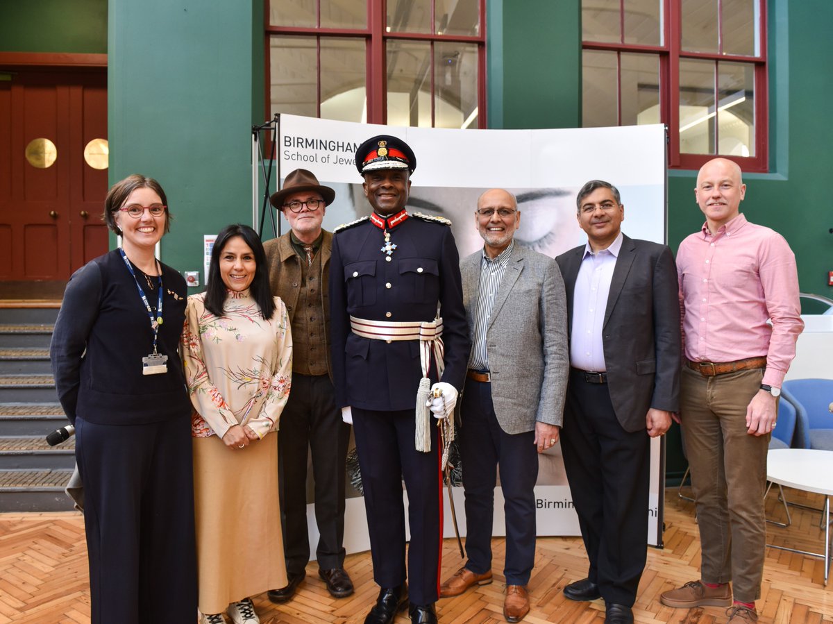 A sparkling start to the #WorldCraftsCity evaluation with a special welcome from the Lord Lieutenant of the West Midlands.✨

Bring on Day 2 – 'Industry Day!' 🔧🚀

#JewelleryQuarter | 📸 Anne-Marie Hayes