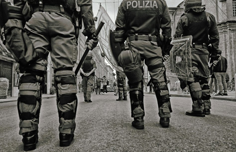 📢 Cosa è successo questa settimana?

📌 È ufficiale: il governo adotta il nuovo Decreto Sicurezza;
📌 la Libia espelle le organizzazioni umanitarie;
📌 bloccati e bloccate nel campo profughi in Niger.

👉 openmigration.org/web-review/i-m…