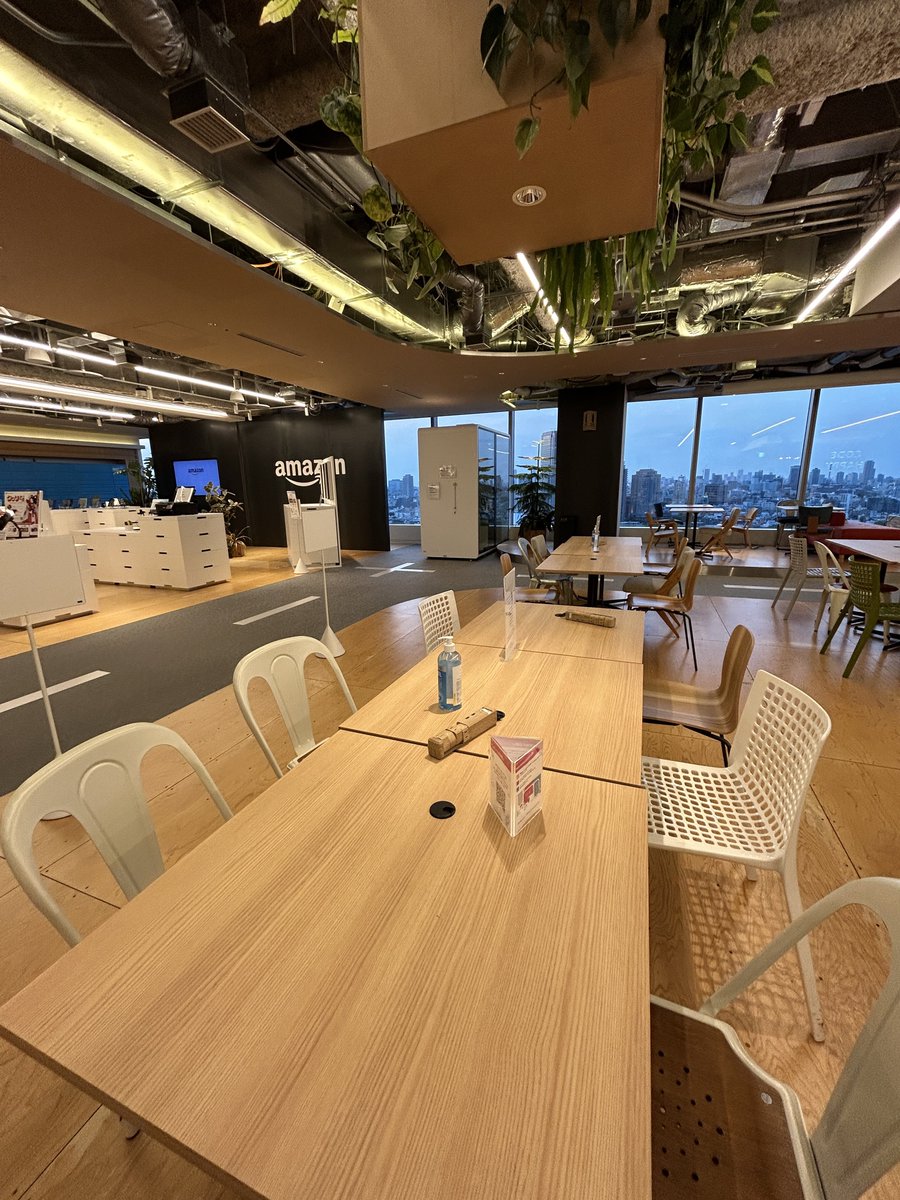 tabamarine220's tweet image. #AWSStartupLoft に行ってきました！