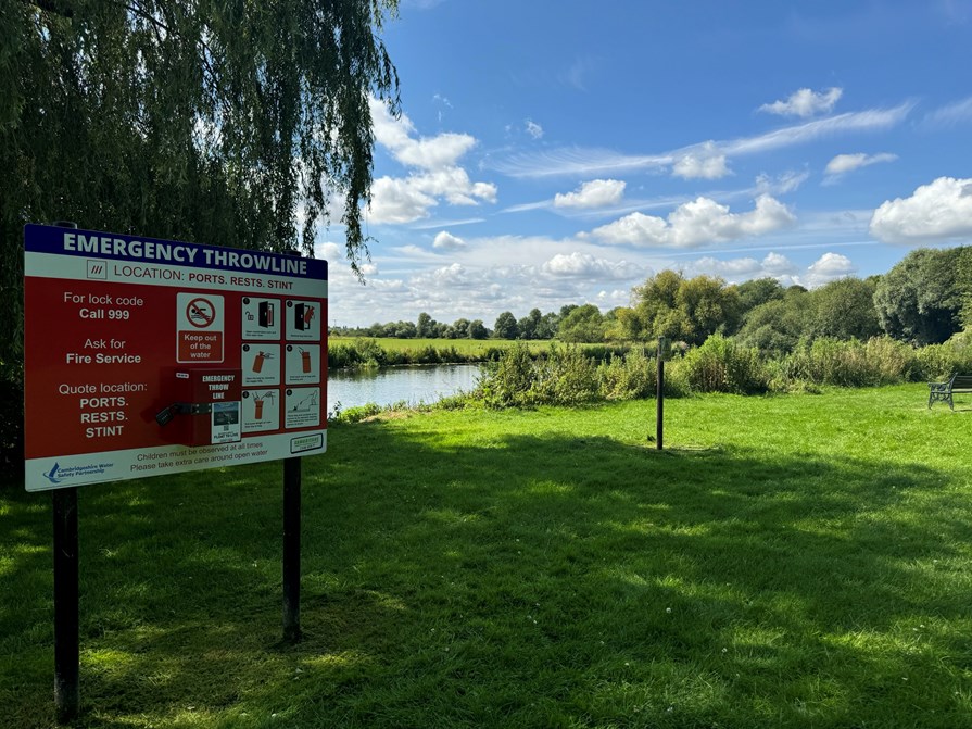 cambsfrs's tweet photo. Parents are being urged to remind young people of the risks of swimming in open water.

Read our press release: https://t.co/l8ptOcAbei https://t.co/F2TWbpYjCq