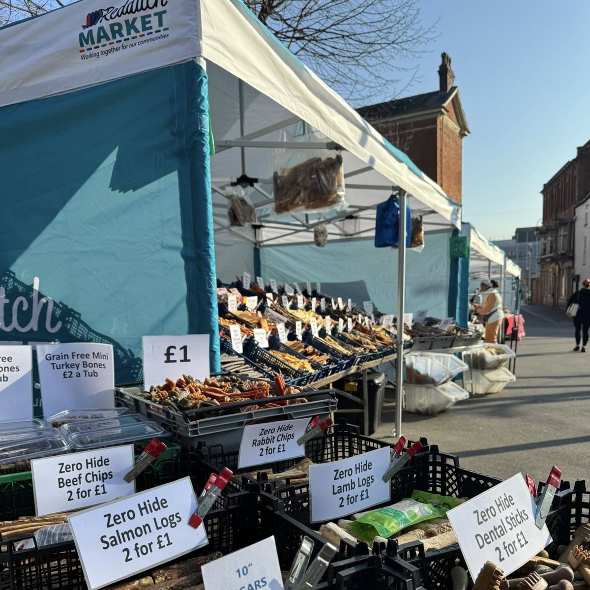 Thrilled to supply Redditch BID with fully bespoke Surf &amp; Turf Canopro Elite gazebos, custom printed and built for the job! ✨

These 3m x 3m and 6m x 3m shelters are securely anchored with our innovative Scooper Ground Anchors, eliminating the need for any weights.