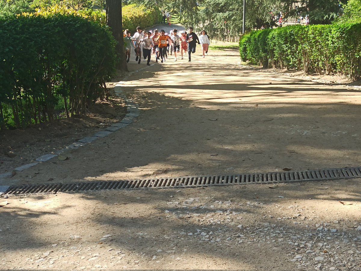 AdelosRios1933's tweet image. Celebramos la II Carrera Solidaria contra la leucemia infantil, dentro de las #JornadasCulturales #AmaRockElMusical #Ilusión #Emoción #Carrera #Deporte #Equipos #Lavueltaalcole #Unoentrecienmil