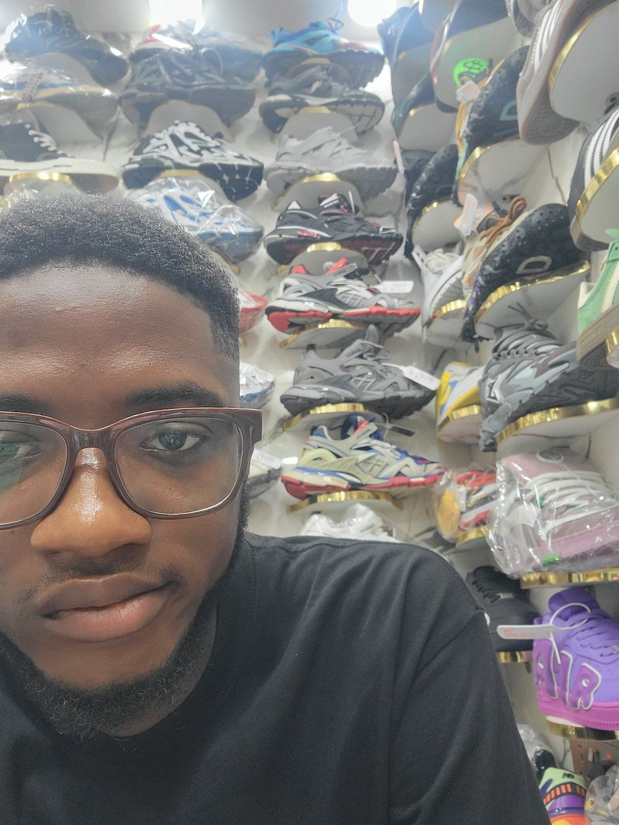 KShoes22's tweet photo. Our God no dey wear flip flop.
Available for business deals, delivery is available nationwide.
You pay, we delivery. Very fast and reliable. ✅️ https://t.co/y0MHYpOLmC