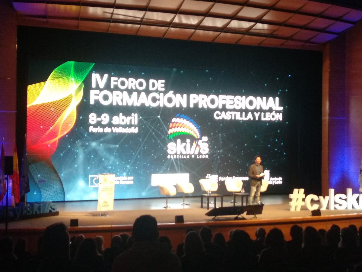 Parte del claustro estamos presentes estos días en el IV Foro de Formación Profesional de Castilla y León. Una oportunidad para coger el pulso de hacia dónde se dirige la #FP, hablando de cambio e innovación <a href="/educacyl/">Educación JCyL</a>