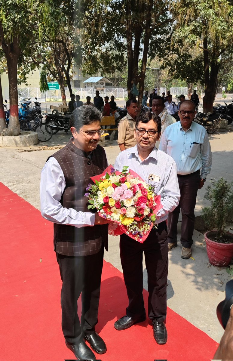 foetlkouniv's tweet photo. Today on April 8th, 2025, Hon'ble VC @profalokkumar , @lkouniv inaugurated the "Artificial Intelligence Laboratory" &amp; "Apple iMAC Laboratory"  at FoET  &amp; dedicated it to all the students. Dean FoET @ProfAshokSingh1 and Distinguished officers were present on this occasion. https://t.co/sRhR97BUbo